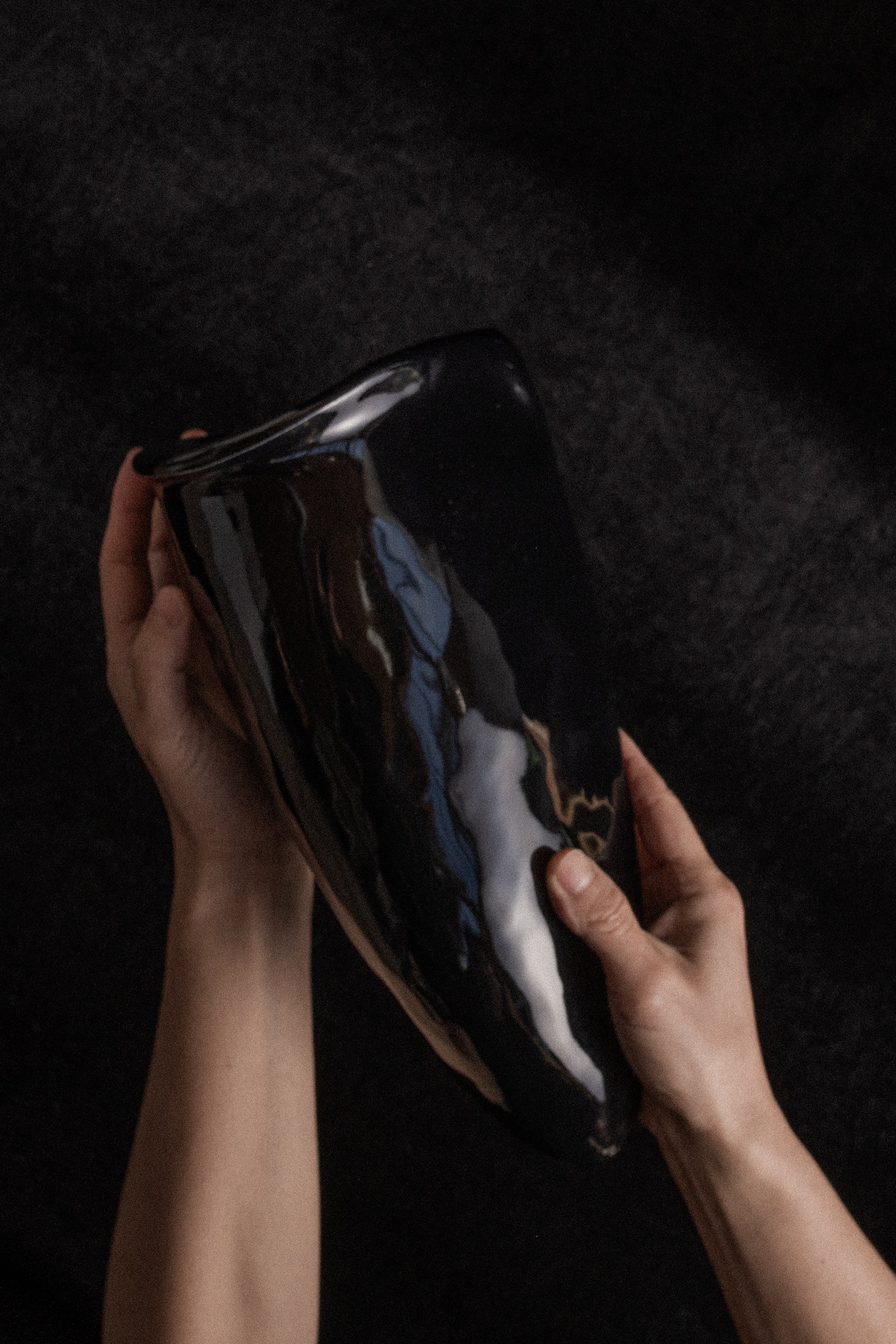 Simone No. 2 Black Amber