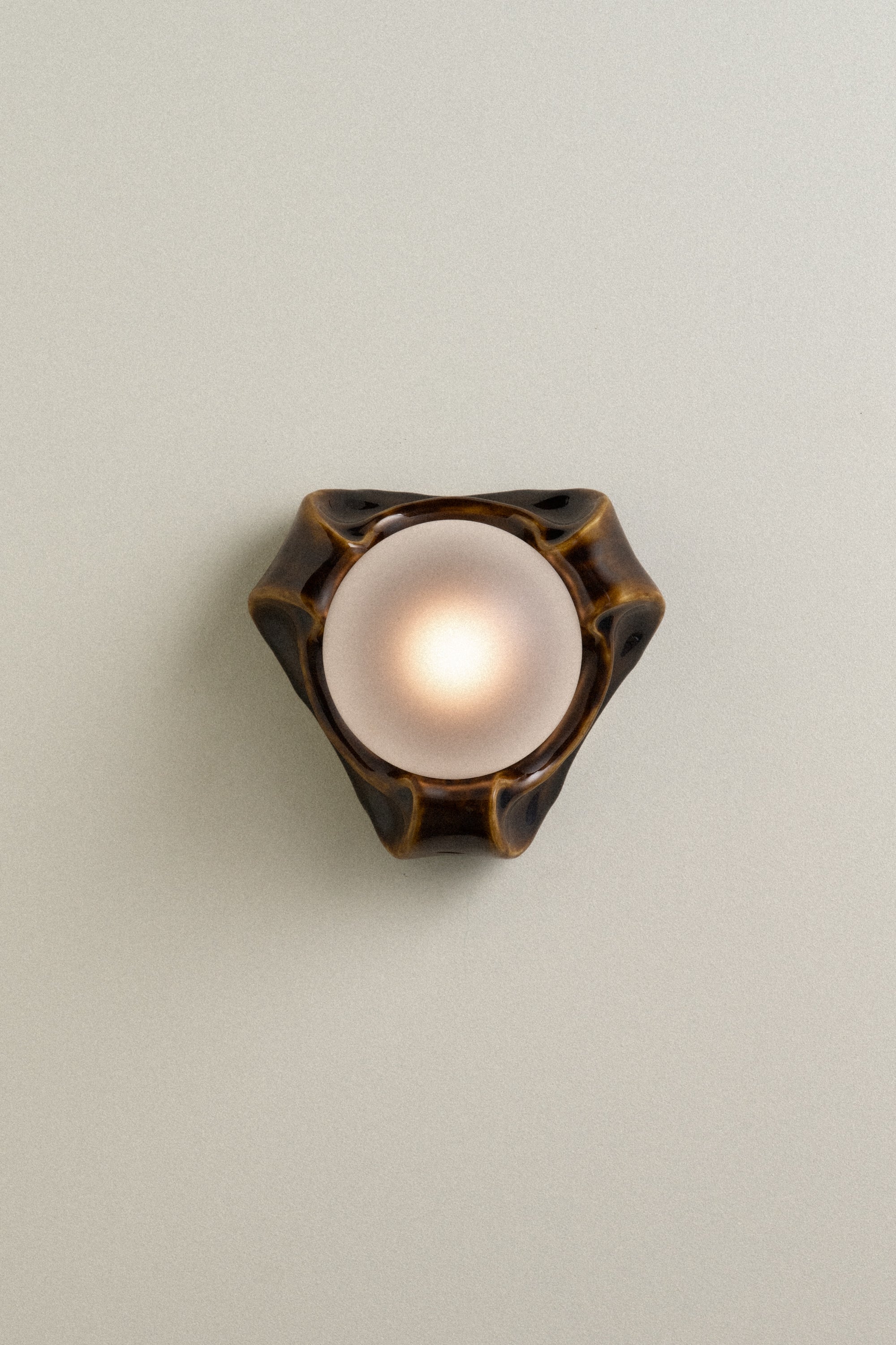 L'eau No. 23 Black Amber