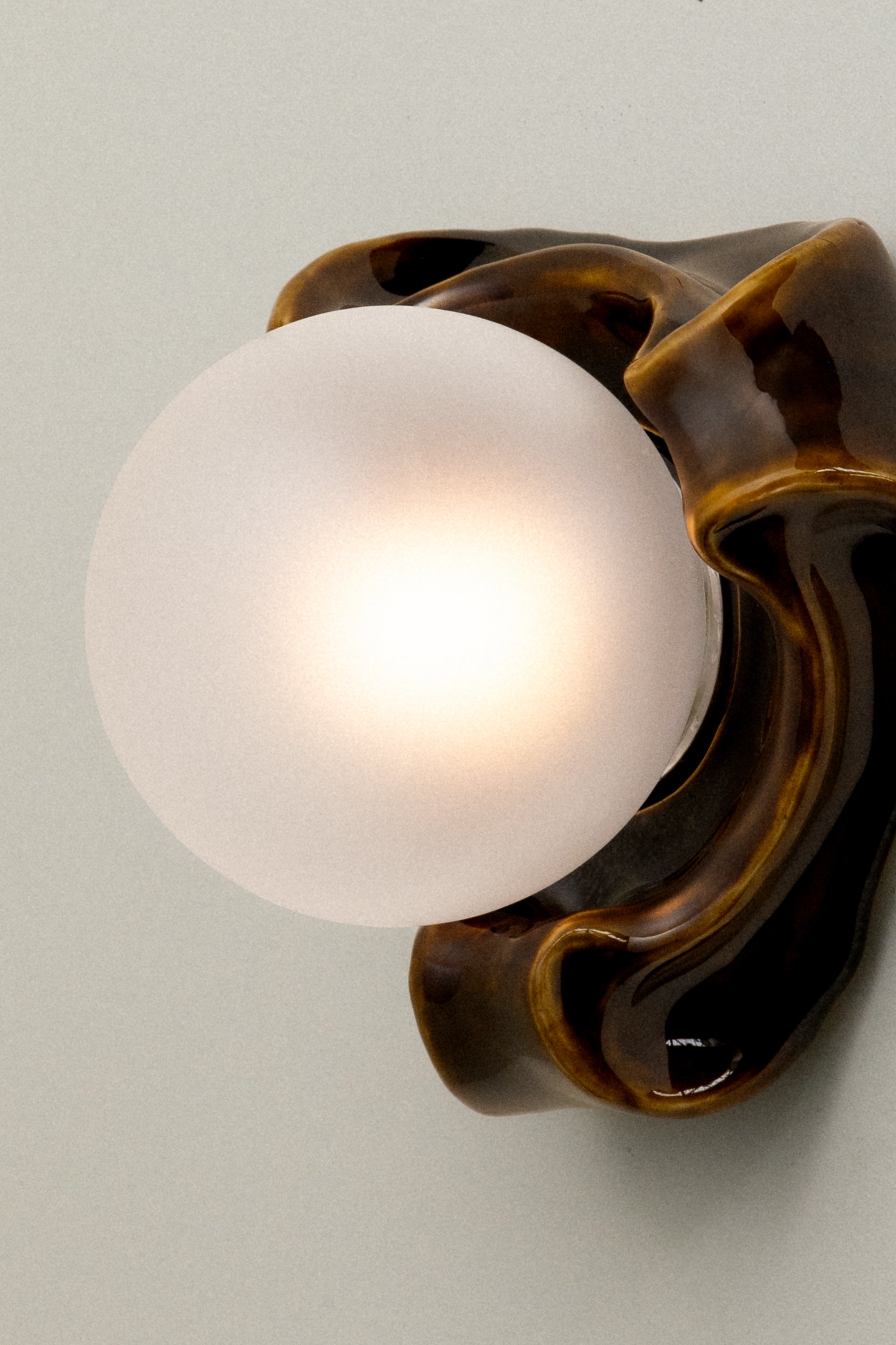 L'eau No. 23 Black Amber