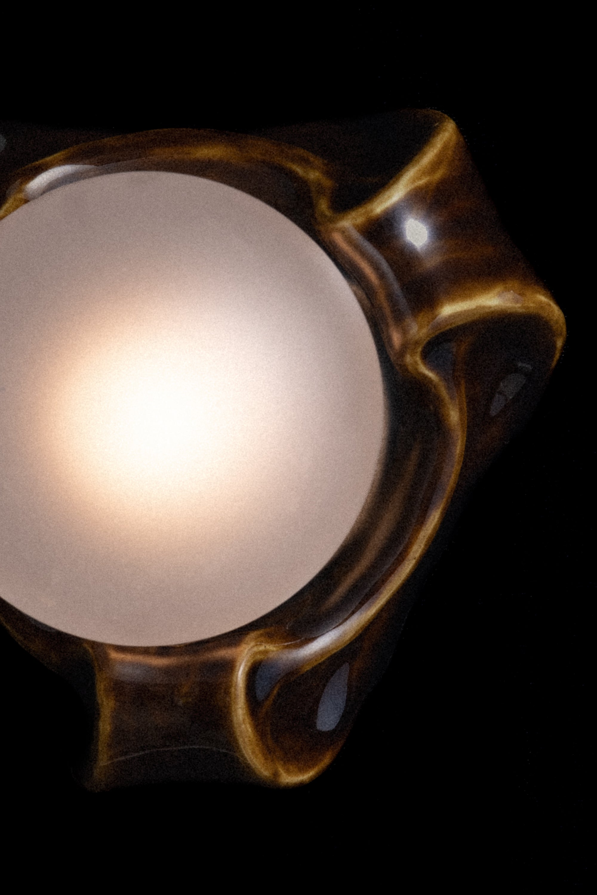 L'eau No. 23 Black Amber