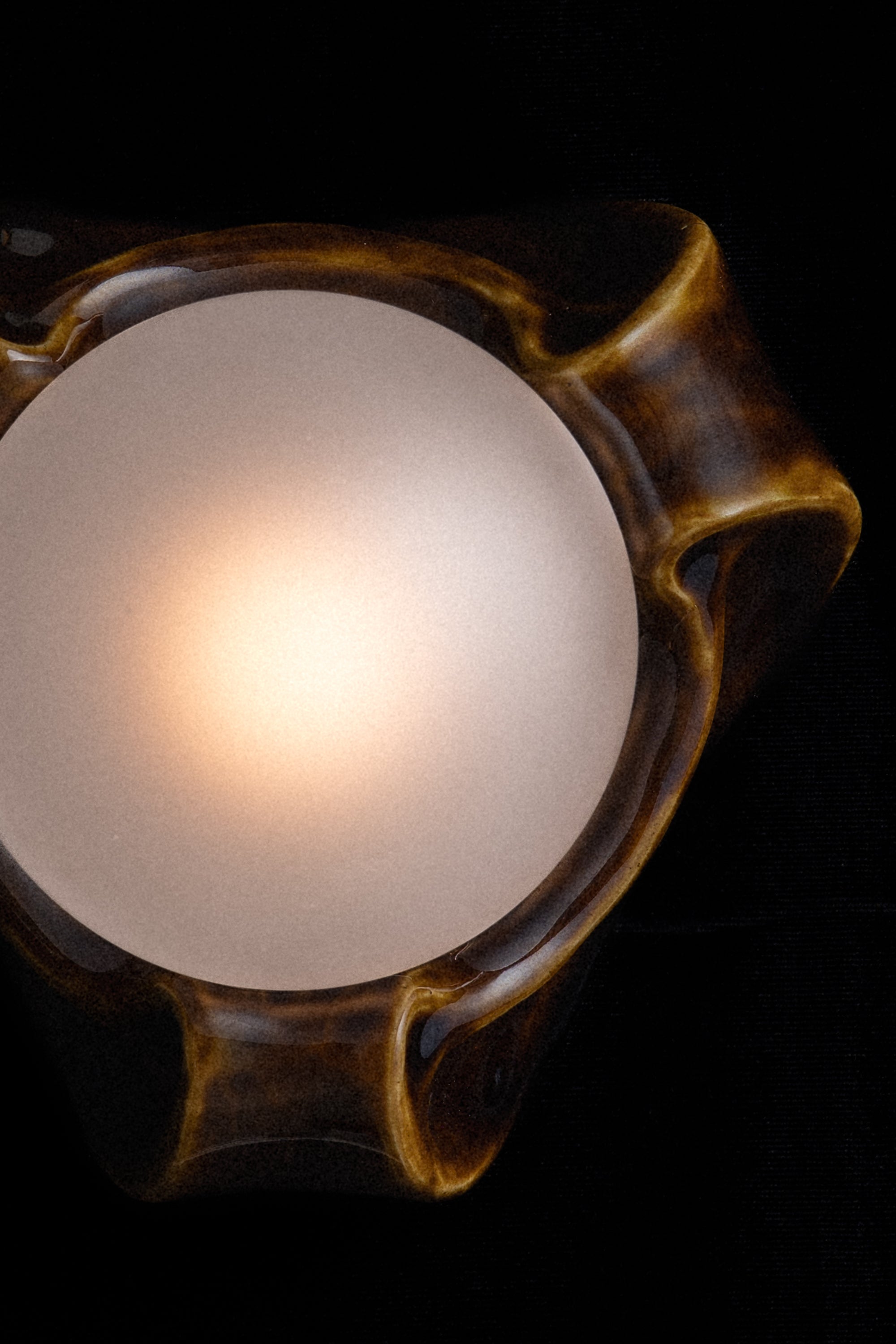 L'eau No. 23 Black Amber