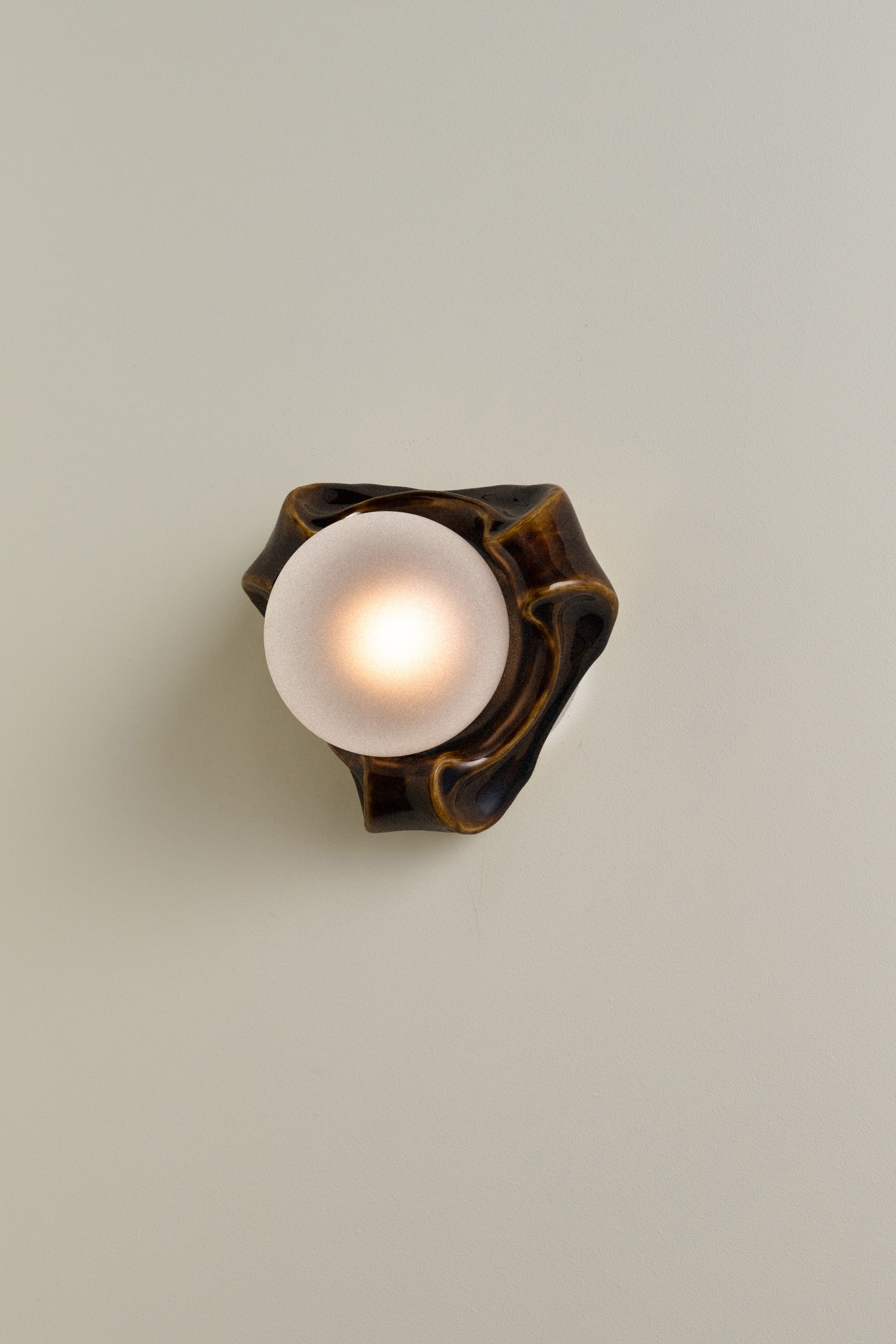 L'eau No. 23 Black Amber