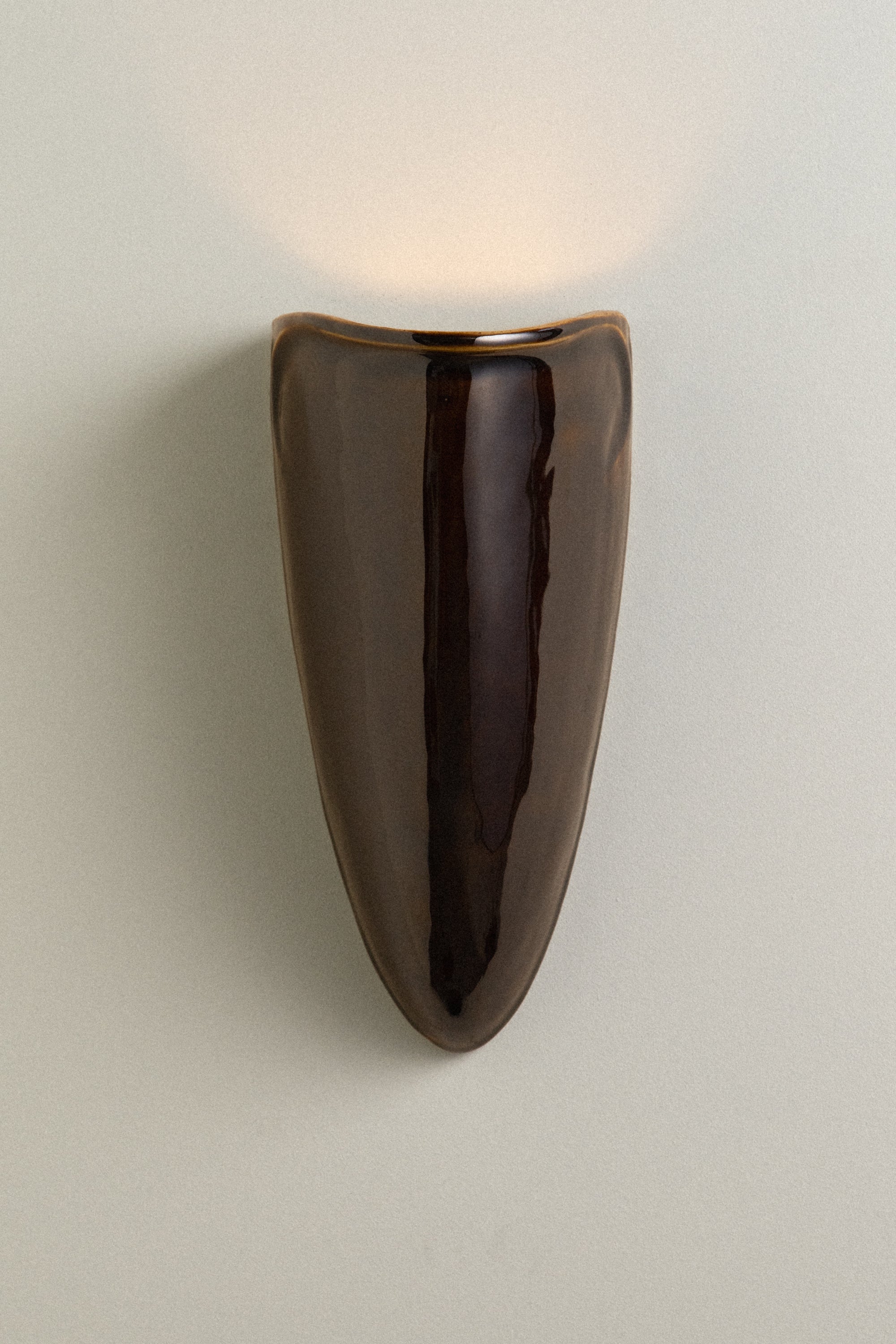 Simone No. 2 Black Amber