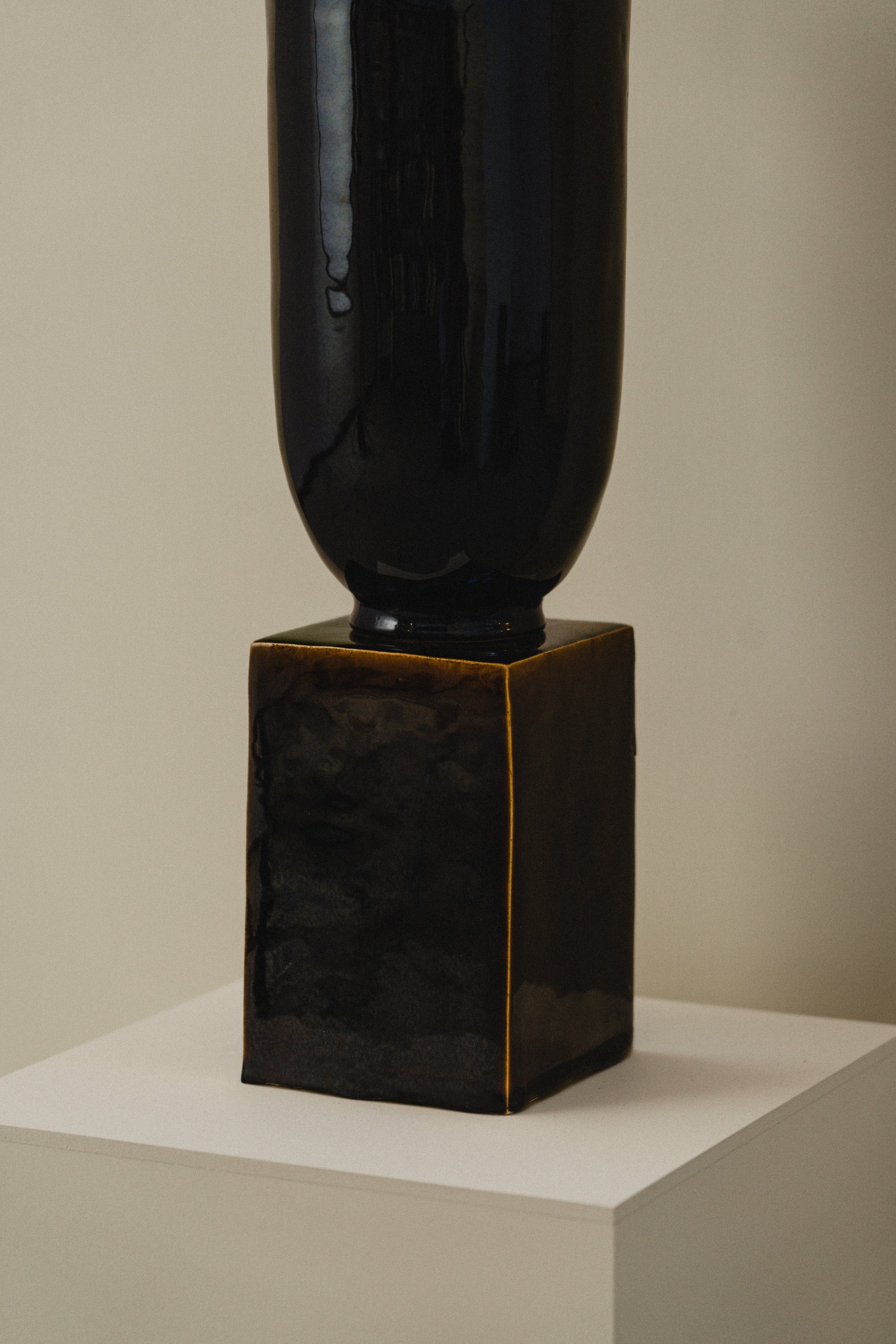 Julien No. 1 Small Black Amber