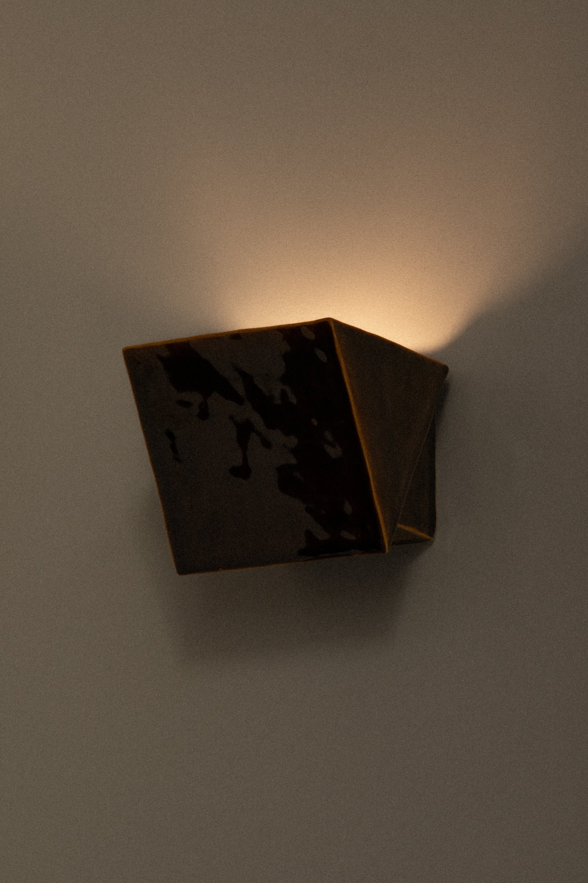 Julien No. 7 Black Amber