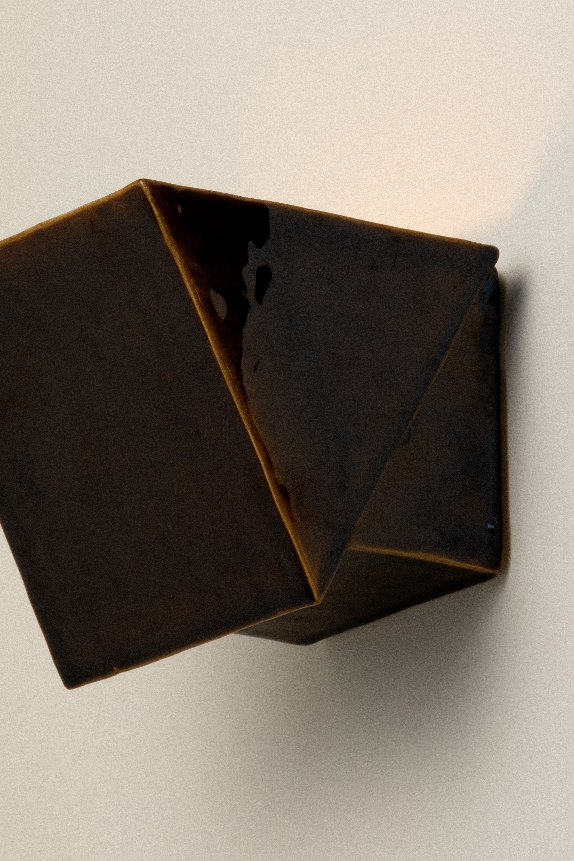 Julien No. 7 Black Amber