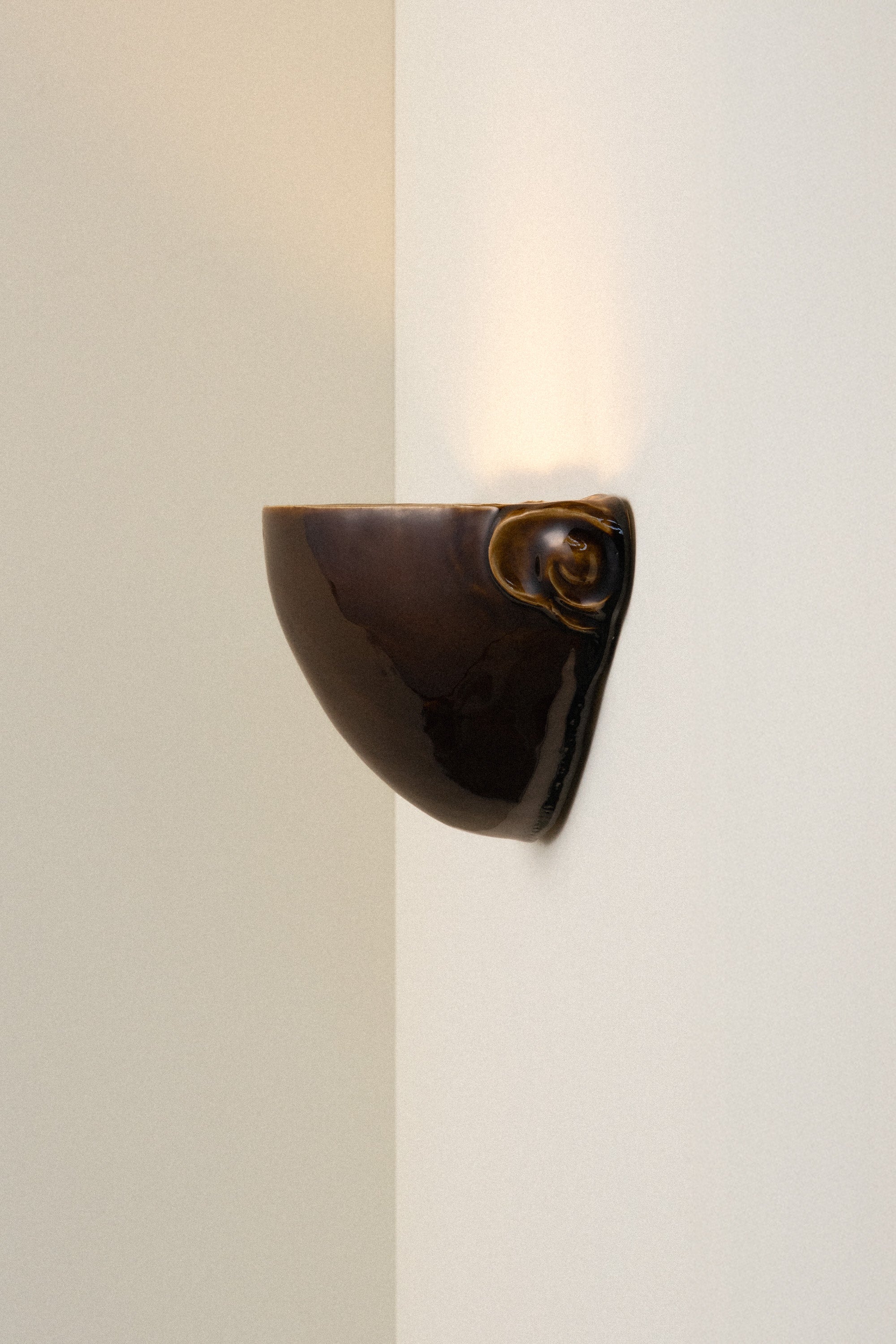 L'eau No. 4 Small Black Amber