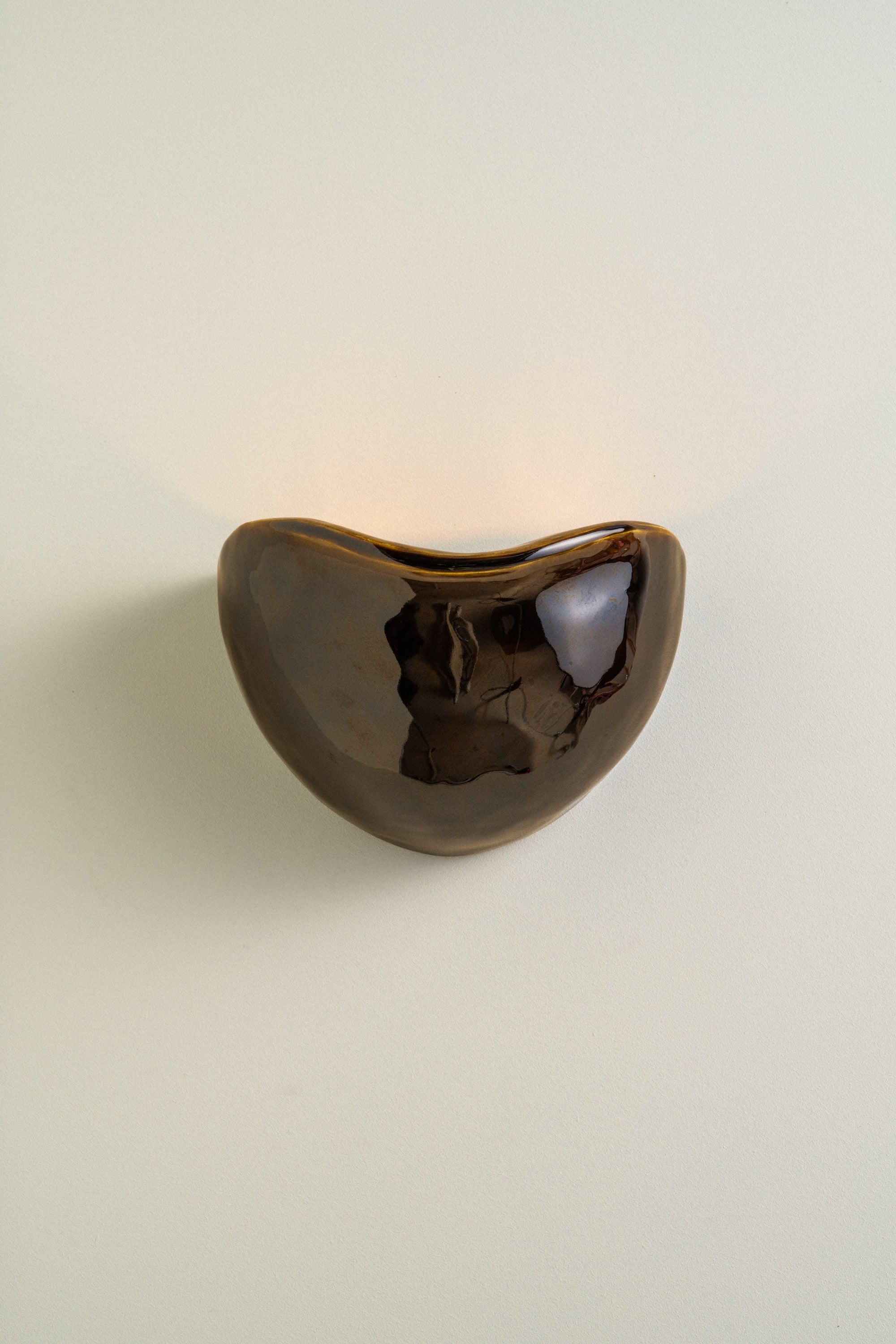 Simone No. 1 Black Amber
