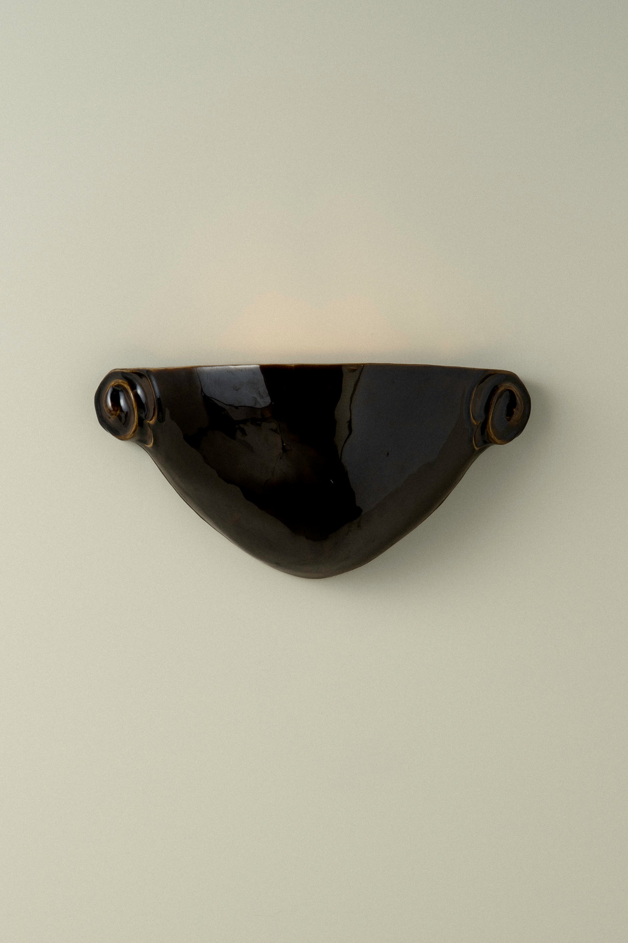 L'eau No. 4 Large Black Amber