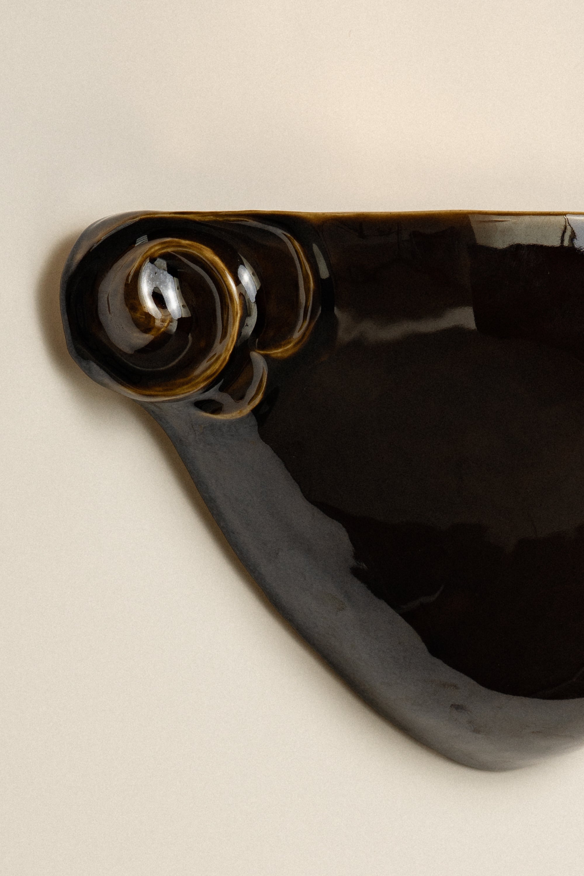 L'eau No. 4 Large Black Amber