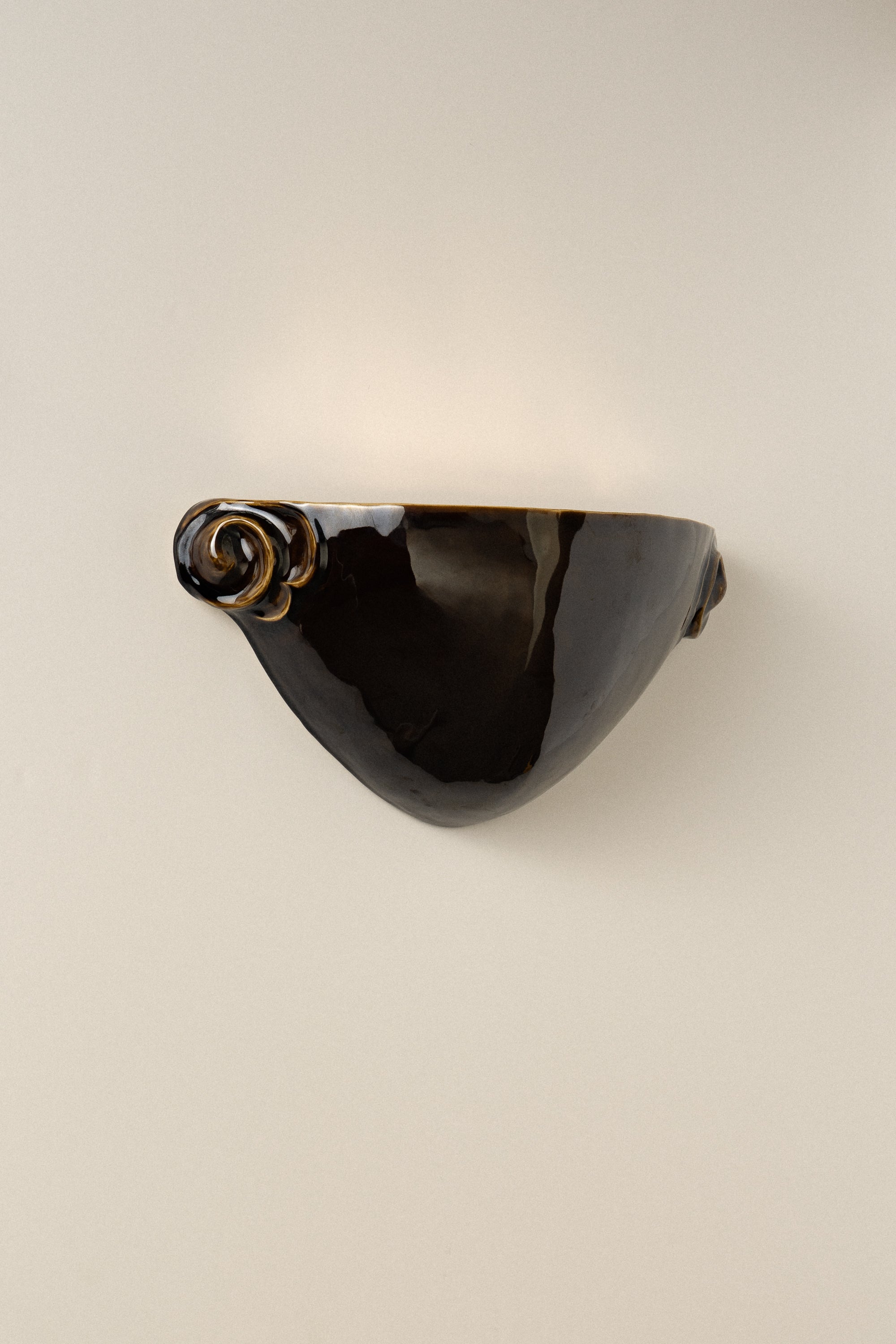 L'eau No. 4 Large Black Amber