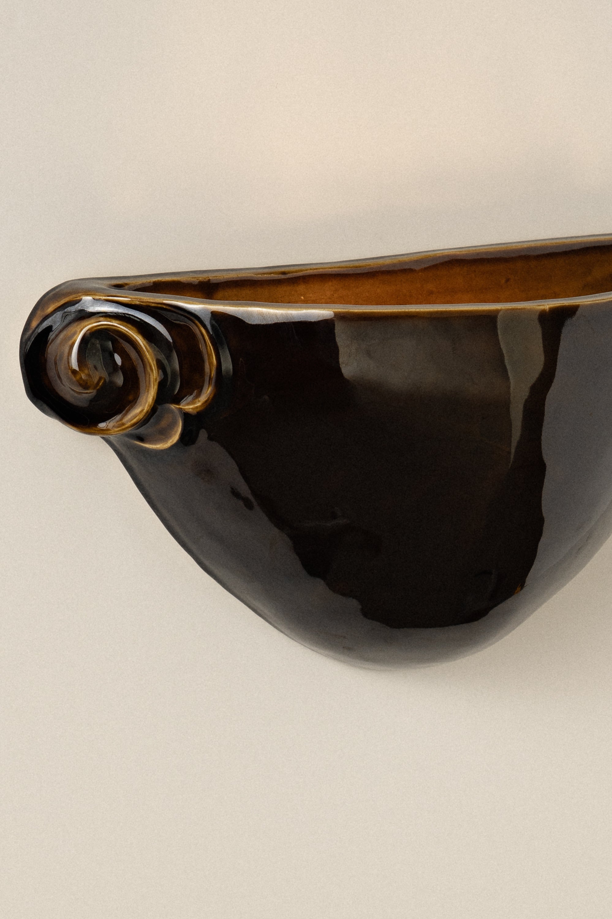 L'eau No. 4 Large Black Amber