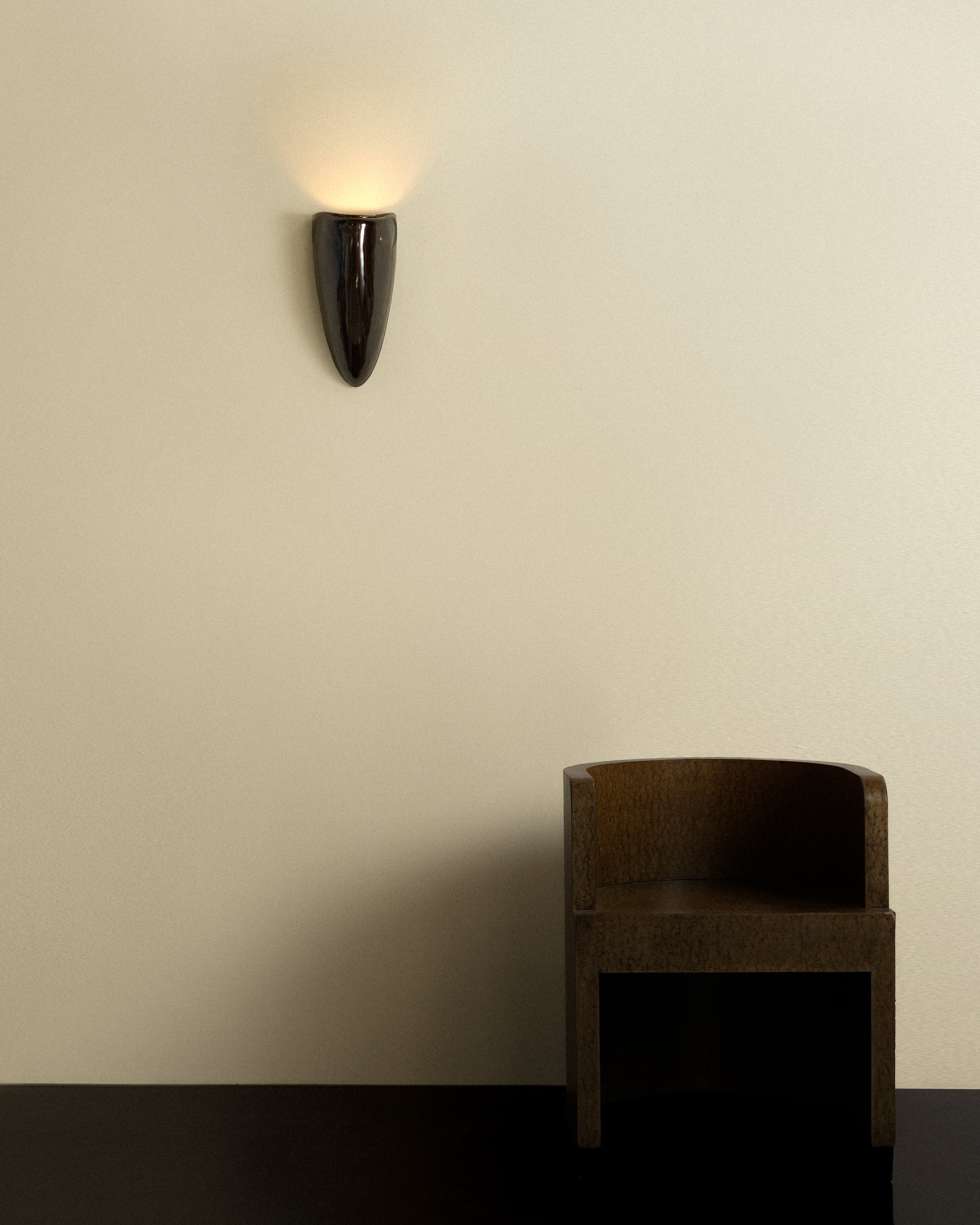 Simone No. 2 Black Amber