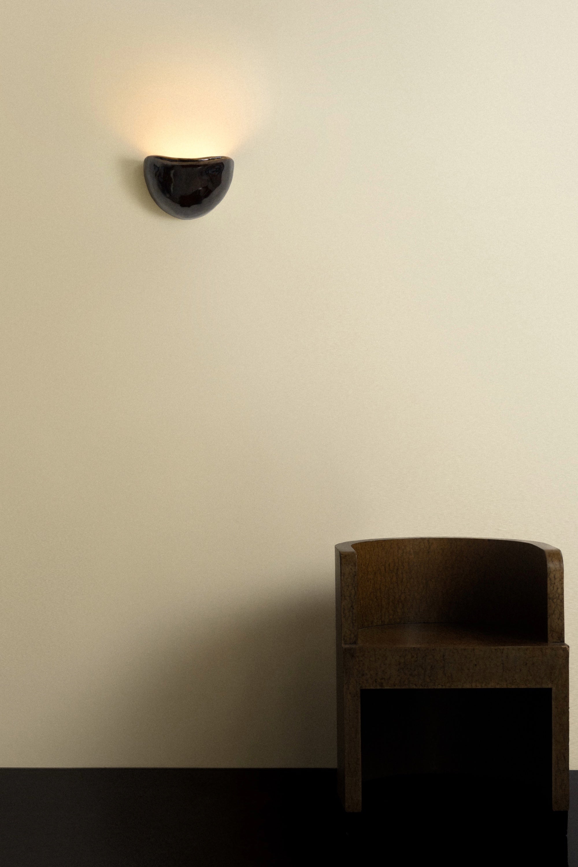 Simone No. 1 Black Amber