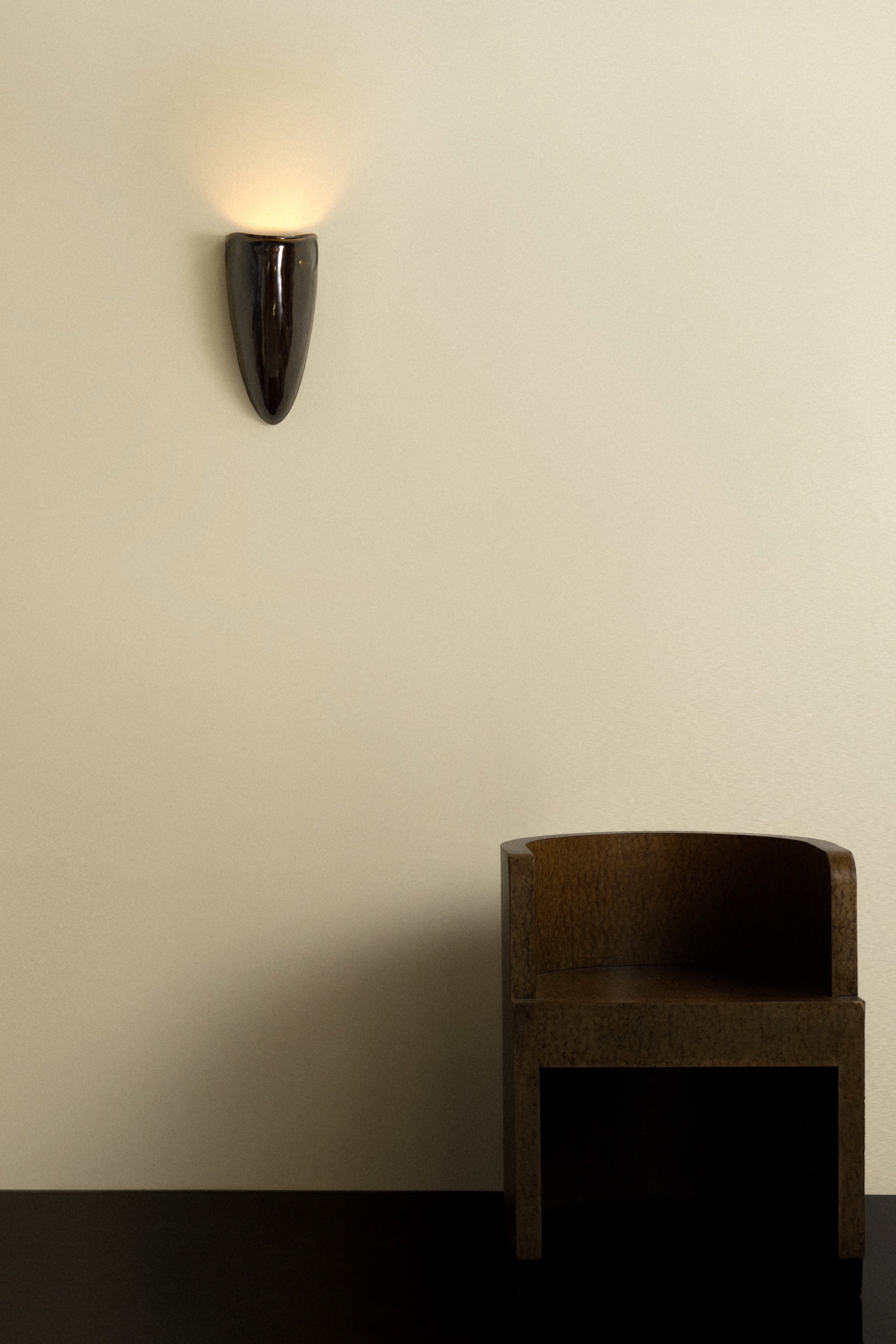 Simone No. 2 Black Amber