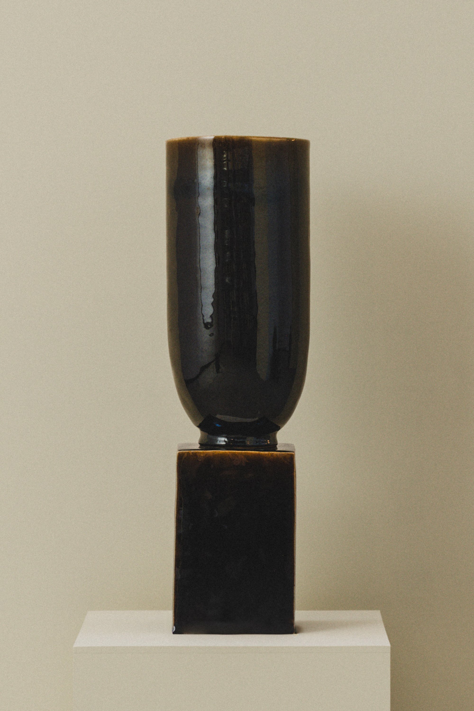 Julien No. 1 Small Black Amber