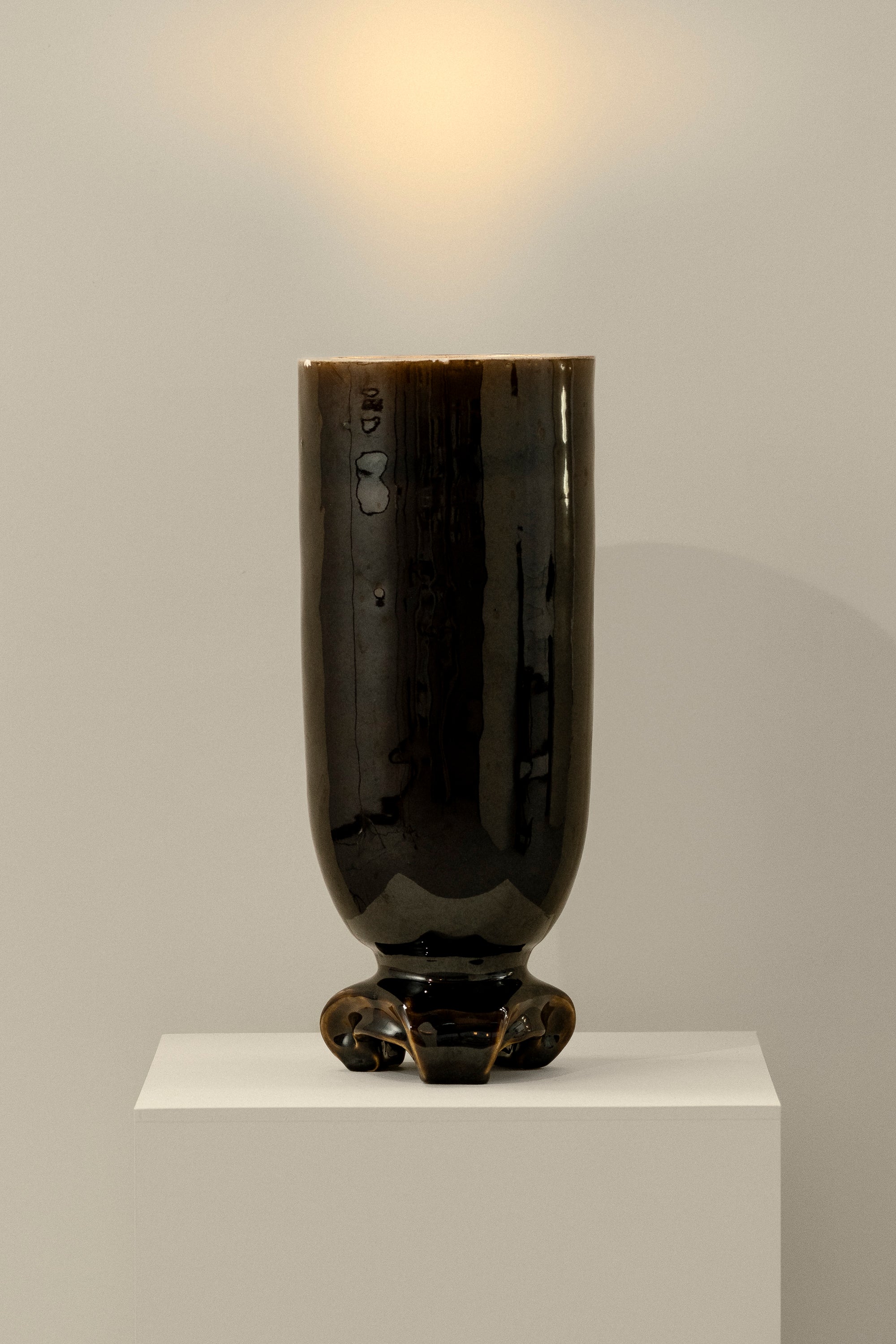 L'eau No.12 Small Black Amber