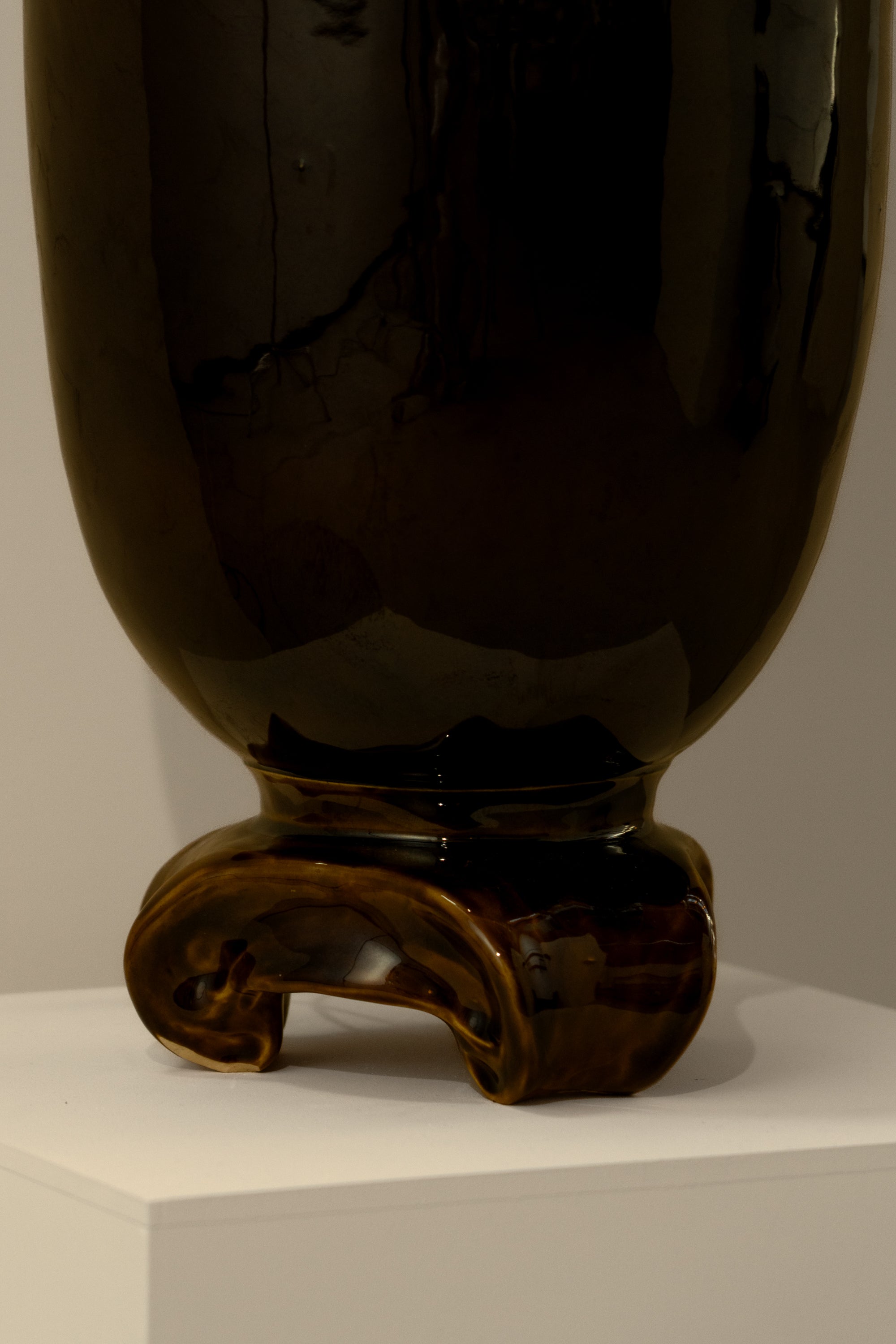 L'eau No.12 Large Black Amber