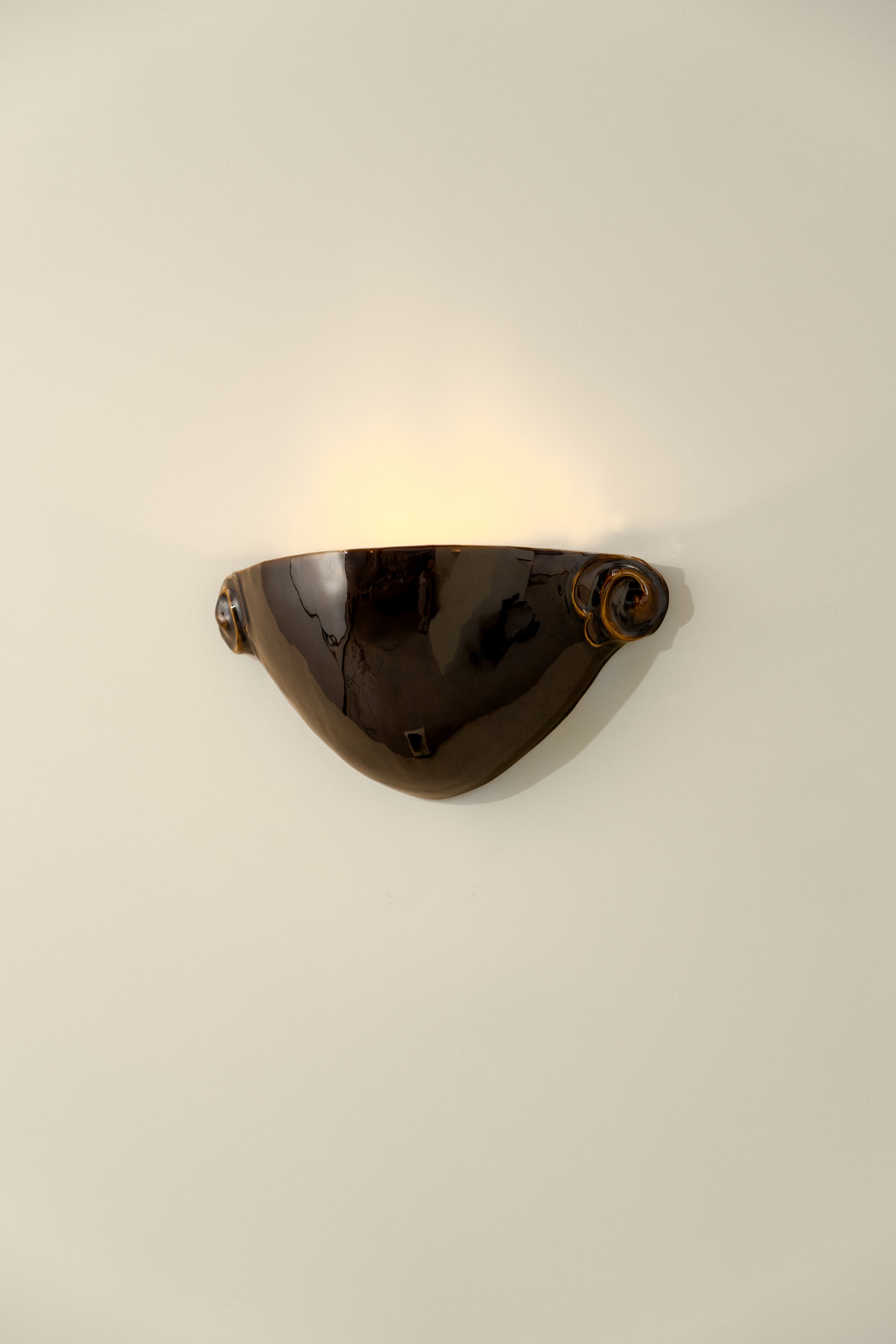 L'eau No. 4 Large Black Amber