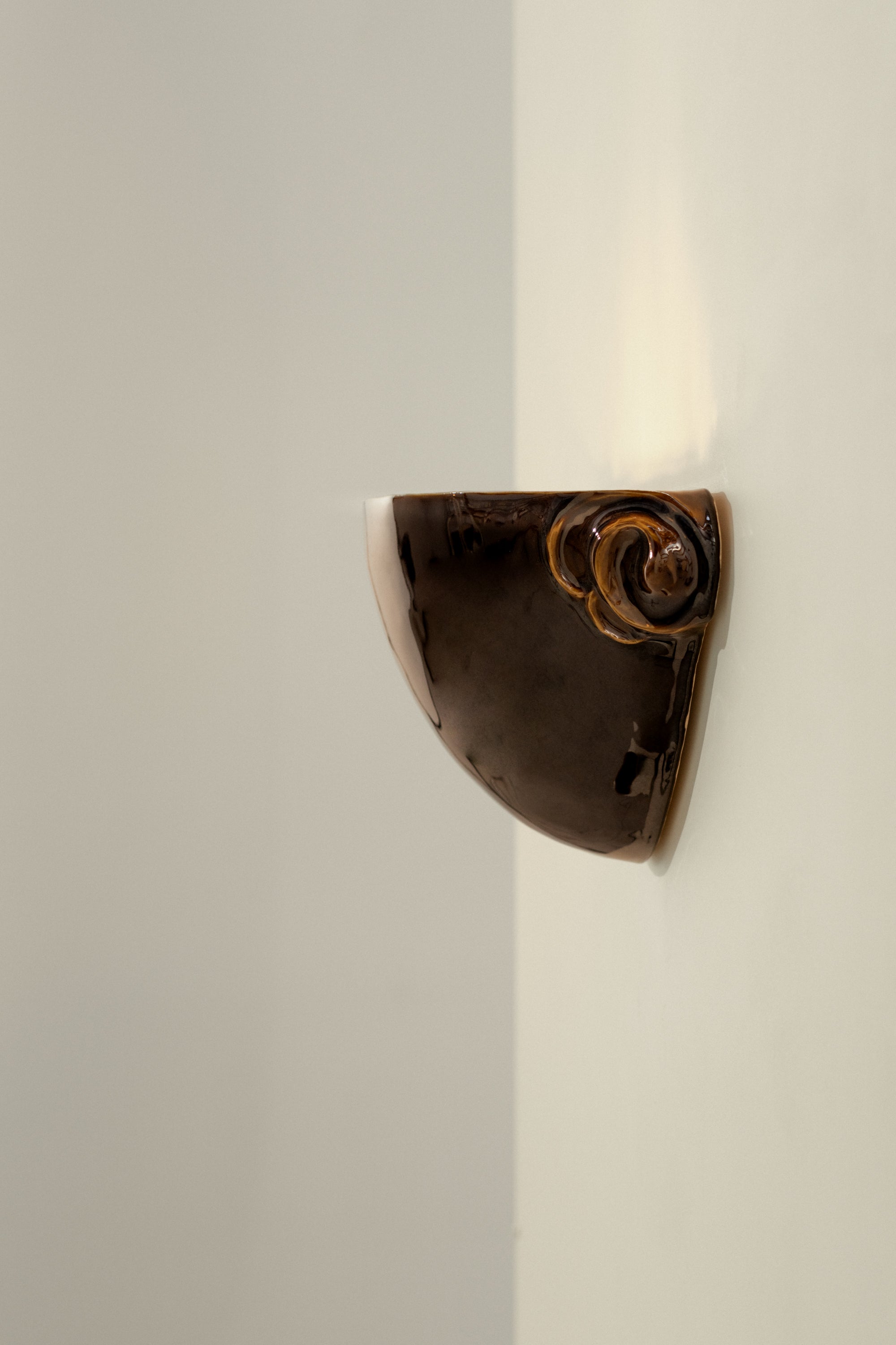 L'eau No. 4 Large Black Amber